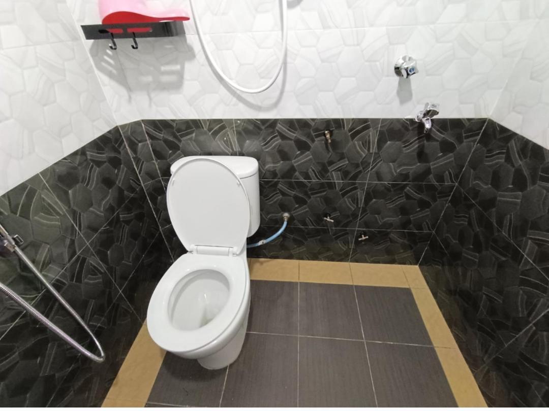 Roomstay Nimaza Bilik 1 Маранг Екстериор снимка
